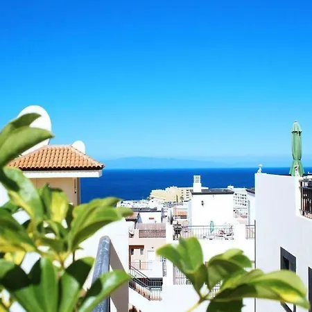 Luxury Oceanview Casa Mia, 100mt To The Beach. 2 Floors+penthouse. Costa Adeje (Tenerife)
